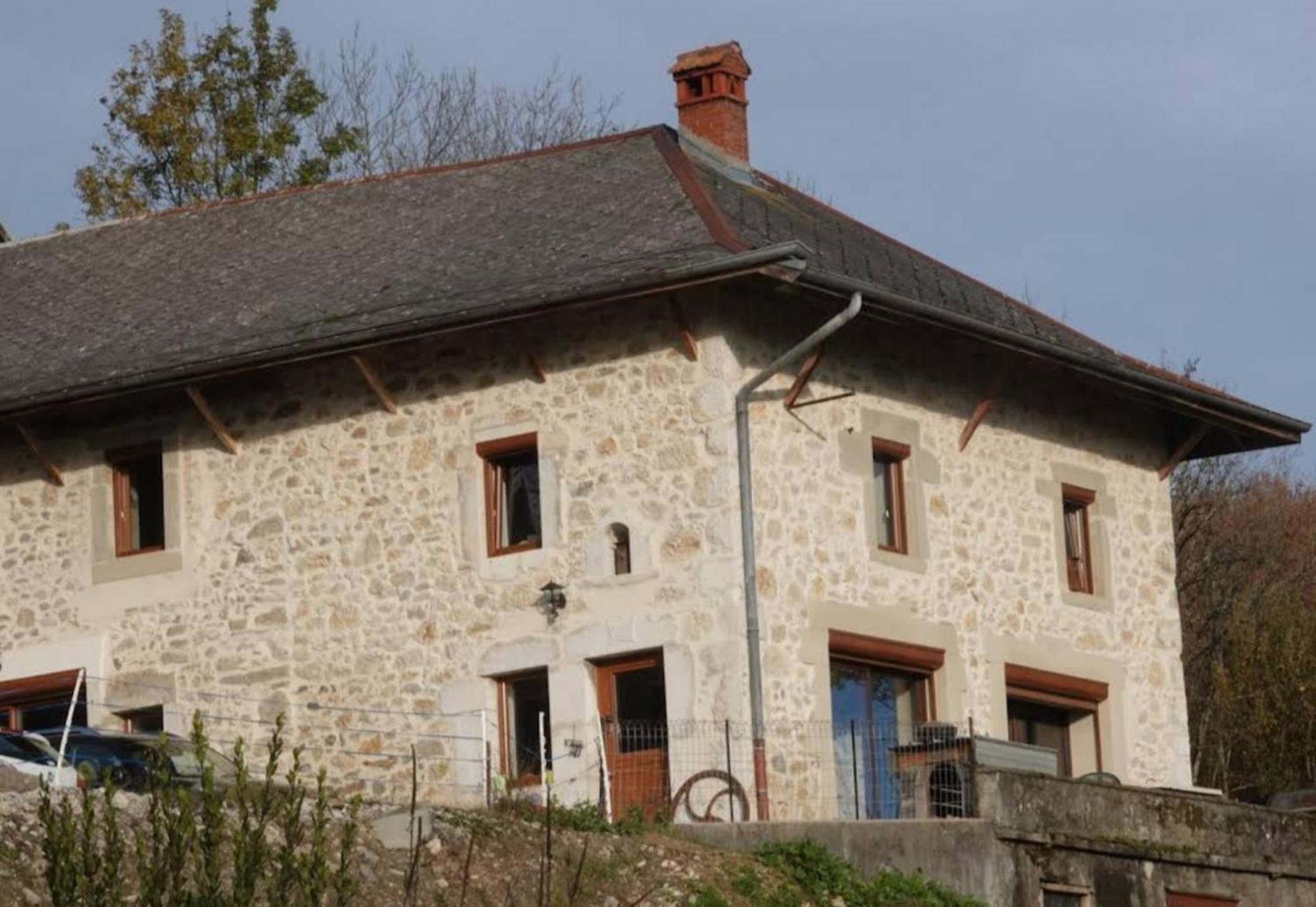 Les Bellevues Hotel Moye Exterior photo